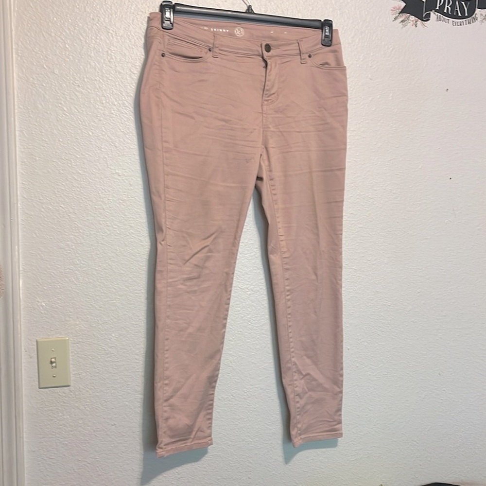 W62 Signature Fit rosey pink jeans for women size 10.